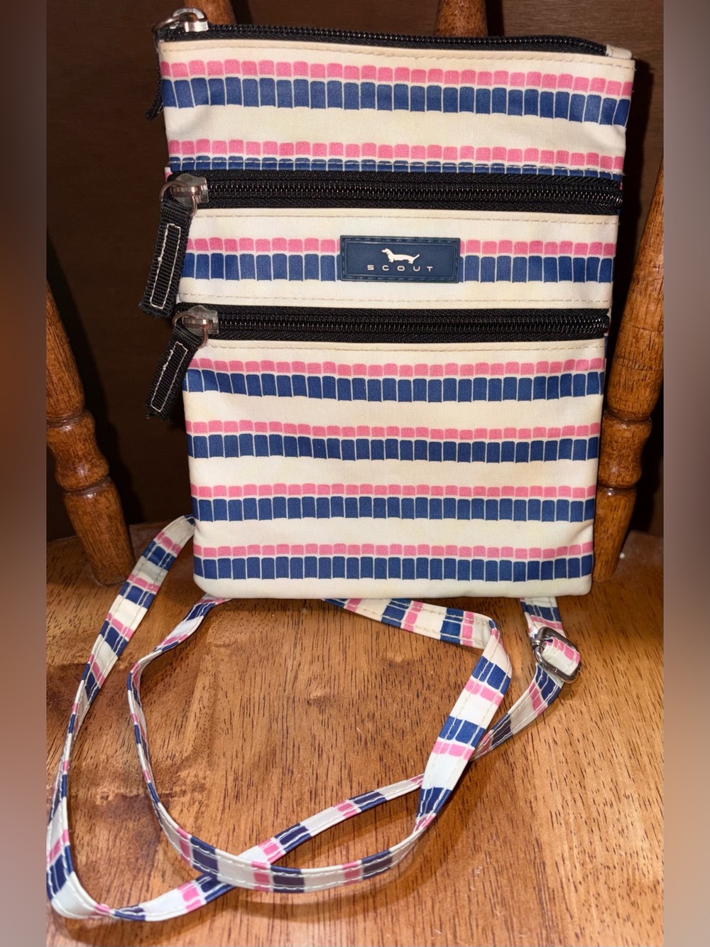 Scout Sally Go Lightly Crossbody Bag - Very Good Condition